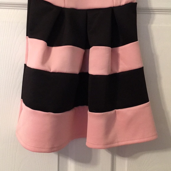 Pink and black dress - Picture 4 of 5